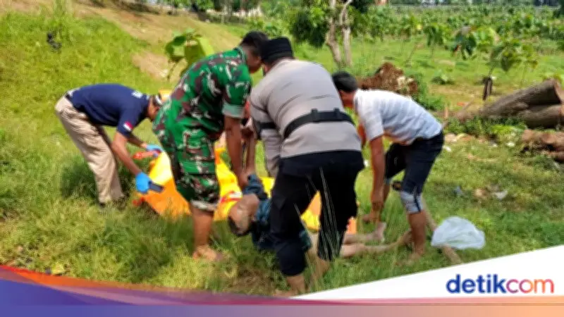 Mayat Pria Ditemukan Anak-anak Main Bola di Sungai Pakansari Bogor