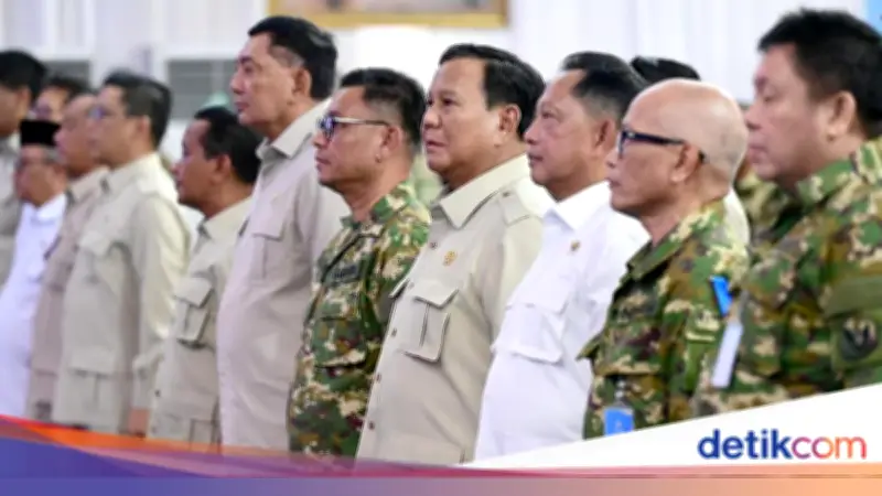 Mendagri Tito Dampingi Prabowo Beri Arahan pada Ketua DPRD Se-Indonesia