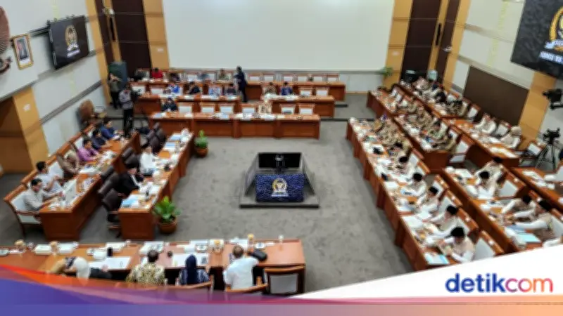 Menhaj Minta Restu DPR untuk Biaya Pesawat Haji Naik Rp 1,77 T