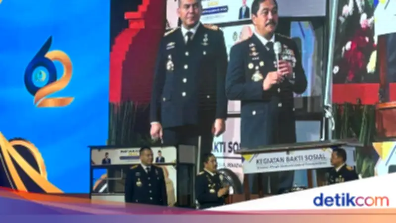 Menteri Imipas Beri Gerobak dan Modal Rp5 Juta ke Keluarga Warga Binaan