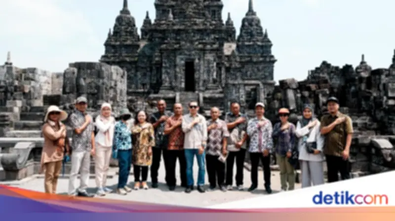 Menteri Kebudayaan Tinjau Candi Sewu dan Keraton Ratu Boko, Dorong Restorasi Cepat
