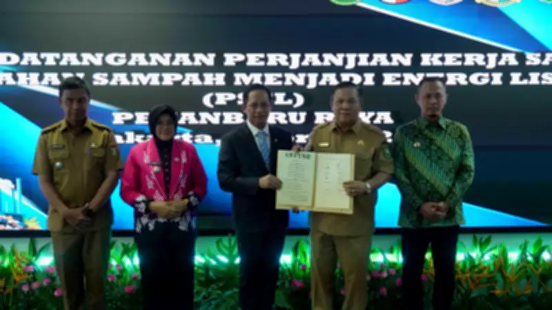 Menteri LH Percepat Pembangunan PSEL Pekanbaru Raya untuk Atasi Sampah Nasional