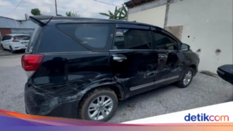 Mobil Innova Ditinggal di Hutan Rembang, Diduga Milik Pencuri Traktor Lintas Provinsi