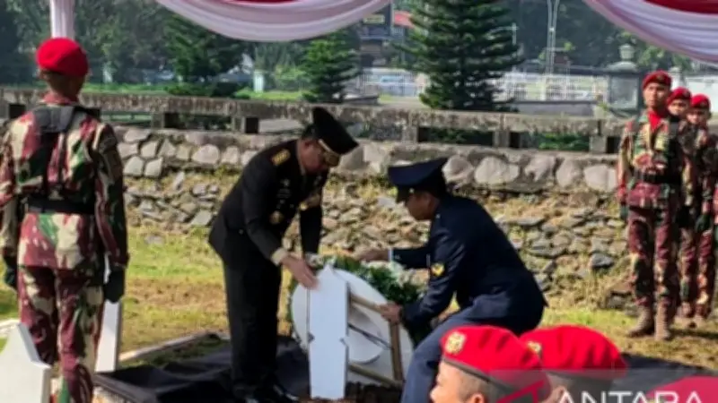 Panglima TNI Pimpin Upacara Penghormatan Terakhir untuk Mayor Zulmi Gugur di Lebanon