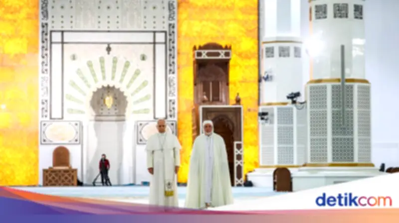 Paus Leo XIV Ucapkan Assalamualaikum dan Kunjungi Masjid Agung Aljazair