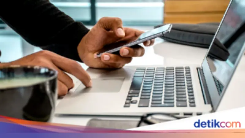Pemerintah Terbitkan Aturan WFH untuk Karyawan Swasta, BUMN, dan BUMD