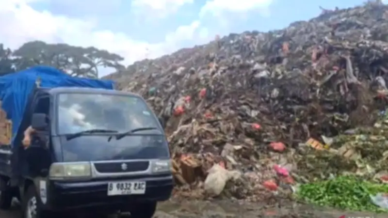 Pemprov DKI Angkut 2.002 Ton Sampah, Targetkan Pasar Kramat Jati Bersih dalam 12 Hari