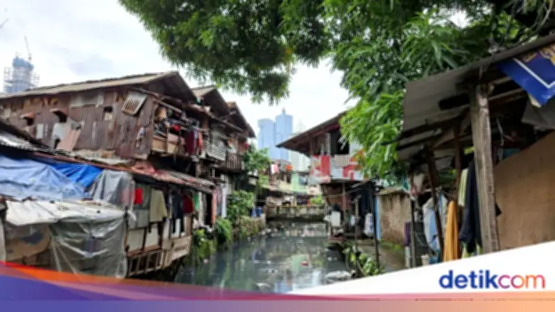 Pemprov DKI Tata 445 RW Kumuh, Bantaran Rel Jadi Prioritas Utama