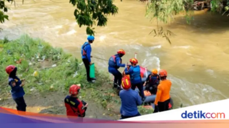 Pencarian Bocah 6 Tahun Hanyut di Sungai Ciliwung Bogor Masih Berlanjut