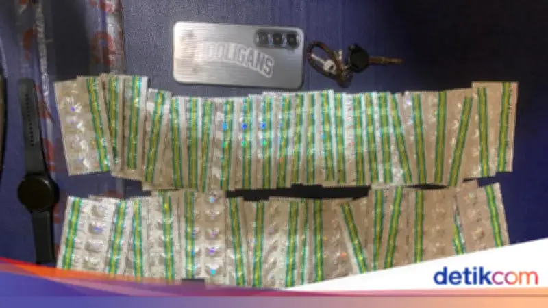 Pengedar Tramadol Kamuflase Toko Sembako di Ciputat Ditangkap