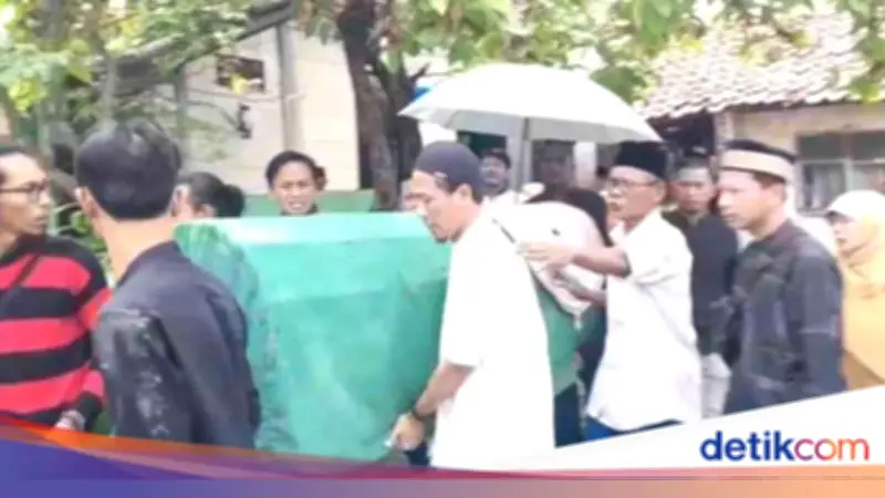 Perjalanan Pulang Terakhir Bu Guru Nurlaela Korban Kecelakaan KRL