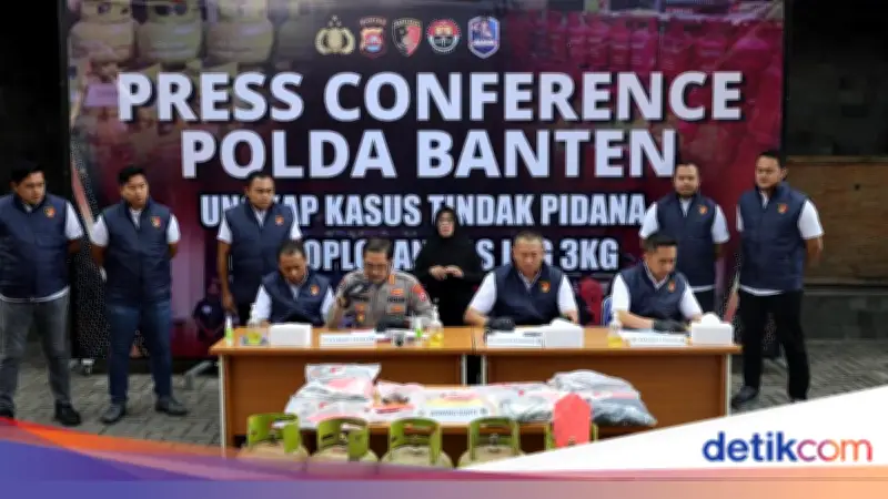 Polda Banten Bongkar Pangkalan Elpiji Oplosan di Lebak, 3 Tersangka Ditangkap