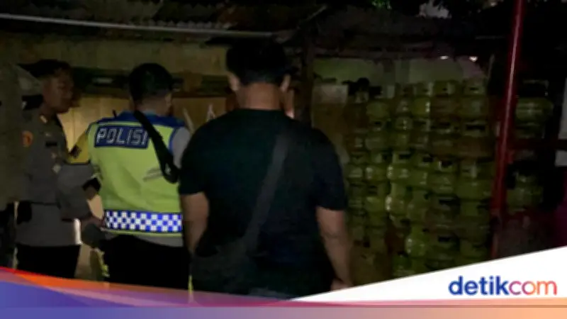 Polisi Gerebek Rumah Praktik Pengoplosan Gas Bersubsidi di Bogor