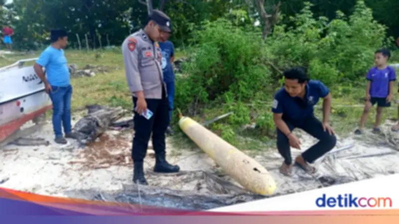 Polisi Sumenep Larang Warga Dekati Benda Mirip Torpedo di Pantai, Dikhawatirkan Masih Aktif