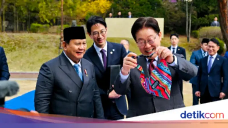 Prabowo Beri Hadiah Baju untuk Anjing Presiden Korsel Bernama Bobby, Sama Seperti Nama Kucingnya