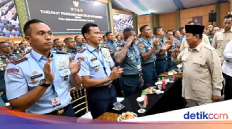 Prabowo Beri Taklimat ke 1.500 Komandan Satuan TNI, Serukan Soliditas