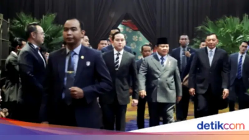 Prabowo Hadiri Resepsi Pernikahan El Rumi dan Syifa Hadju
