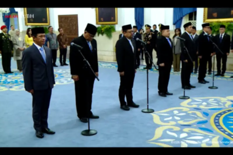 Prabowo Lantik Enam Menteri Baru di Istana Negara