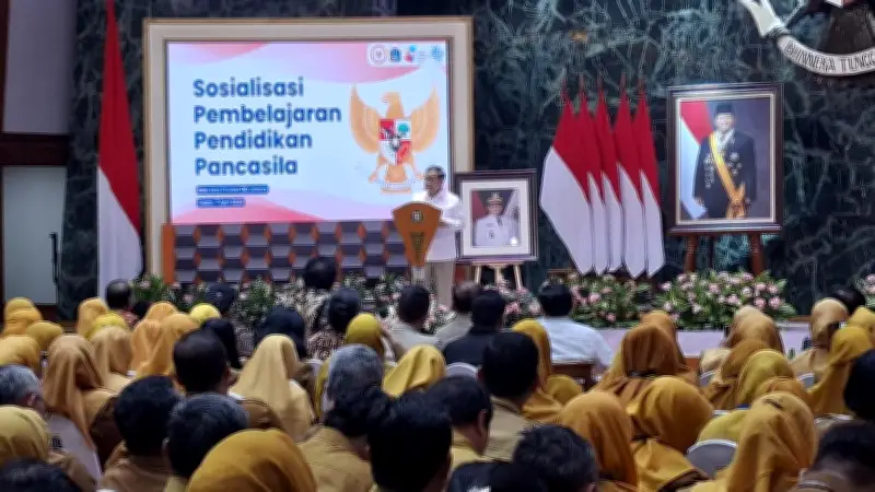 Pramono Anung: Jakarta Role Model Pendidikan Pancasila dari Natal hingga Nyepi