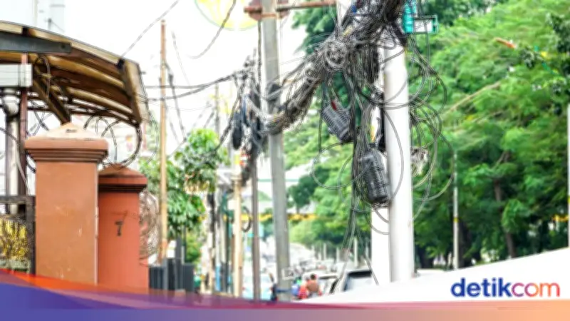 Pramono Teken Perda Jaringan Utilitas, Kabel Semrawut di DKI Segera Dibenahi