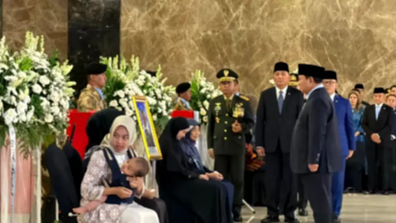 Presiden Prabowo Beri Penghormatan Terakhir untuk Tiga Prajurit TNI Gugur di Lebanon