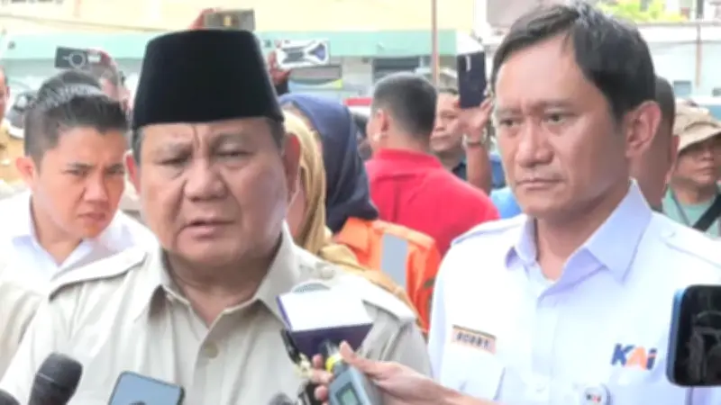 Presiden Prabowo Jenguk Korban Kecelakaan Kereta di Bekasi Timur
