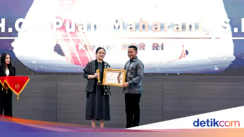 Puan Maharani Terima Penghargaan KWP, Soroti Peran Krusial Media bagi DPR