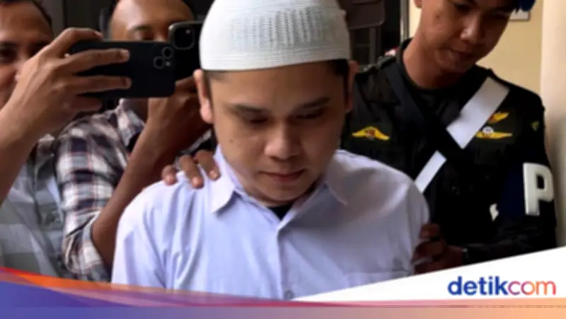 Reaksi Alvi Pemutilasi Tiara Usai Dituntut Penjara Seumur Hidup di PN Mojokerto