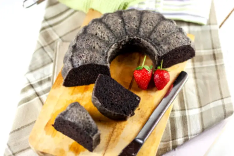 Resep Bolu Ketan Hitam Kukus: Tekstur Lembut di Luar, Lumer di Dalam