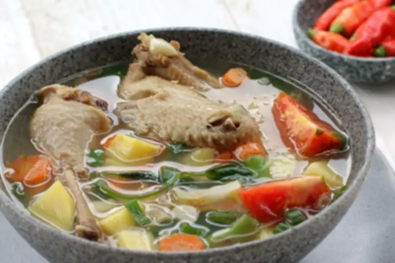 Resep Sop Ayam Bening, Lauk Berkuah Segar untuk Makan Siang Keluarga