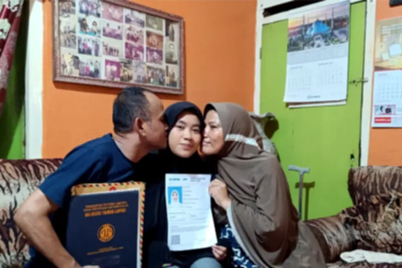 Rinita Lolos Kedokteran UNILA via SNBP 2026, Ayahnya Jadi Driver Ojol Dukung Mimpi