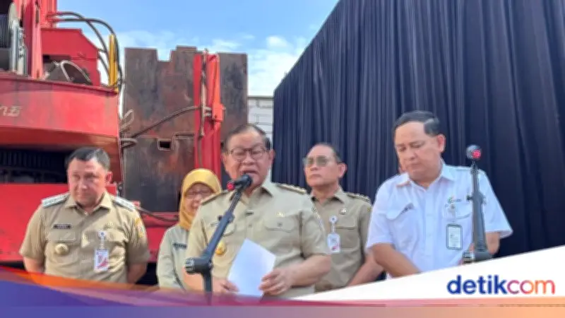 Sampah Kramat Jati Masih Menumpuk, Pramono Targetkan Beres dalam Sepekan