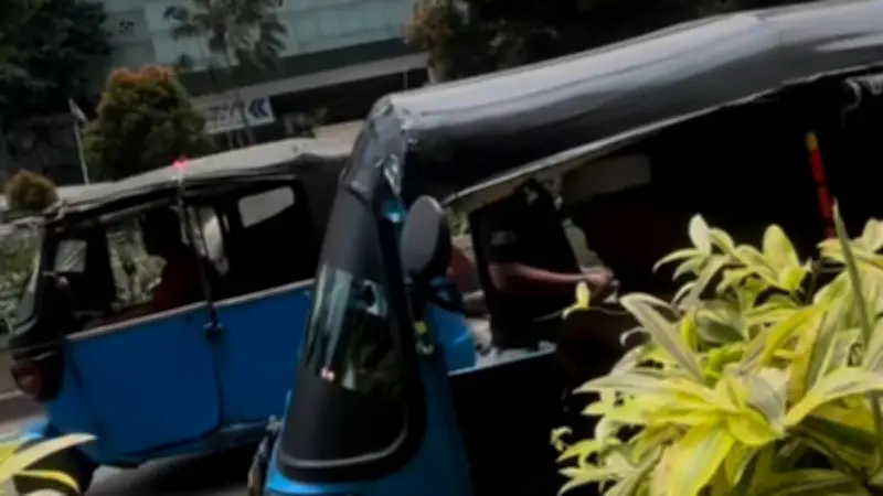 Satpol PP Tertibkan Pangkalan Bajaj Tanah Abang Usai Viral Pemalakan Preman