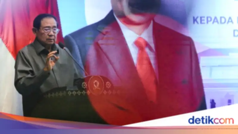 SBY Ingatkan TNI Patuhi Konstitusi dan Jauhi Politik Praktis Demi Demokrasi