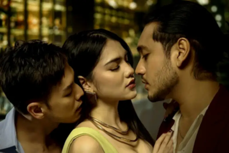 Serial Love & 10 Million Dollars: Drama Pernikahan Penuh Pengkhianatan