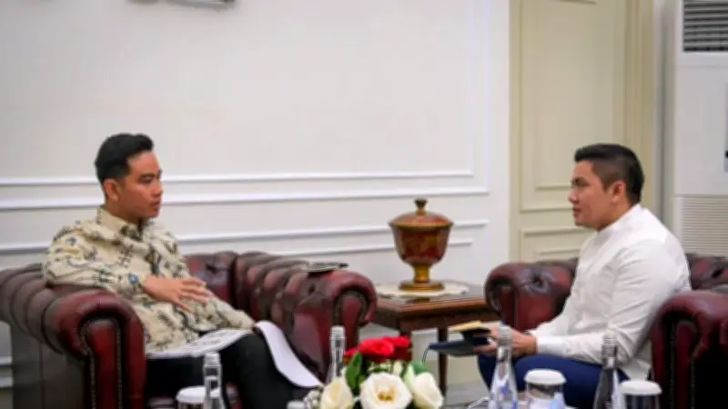 Seskab Teddy Bertemu Wapres Gibran 1,5 Jam di Istana Wapres, Bahas Perkembangan Terkini