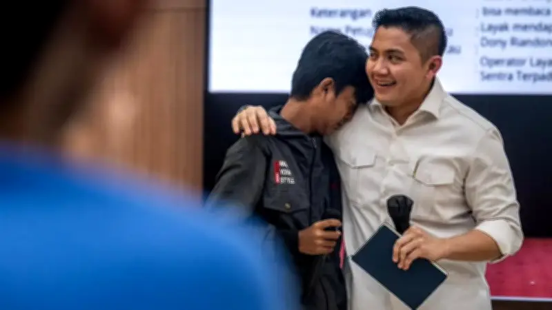 Seskab Teddy Motivasi Calon Siswa Sekolah Rakyat: Jangan Bersedih, Raih Cita-Cita