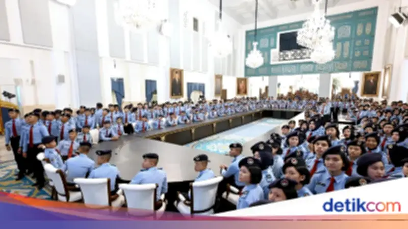 Siswa Taruna Nusantara Dapat Pembekalan di Istana dari Mensesneg dan Menlu