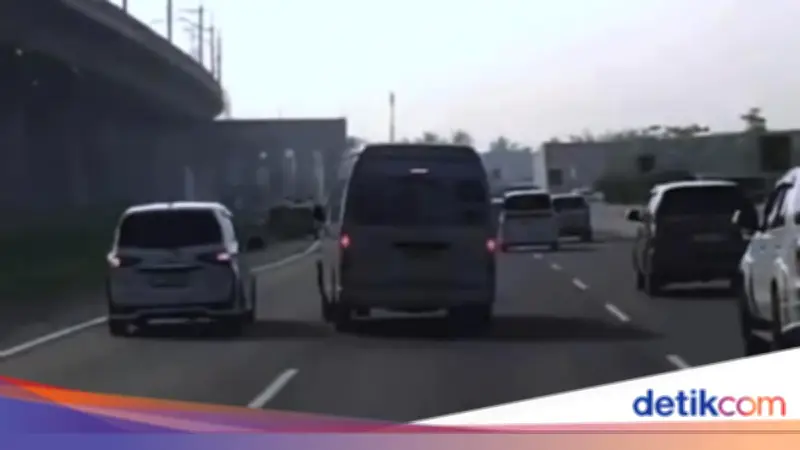 Sopir Travel Ugal-ugalan di Tol Padaleunyi Ditilang dan Dipecat Usai Viral