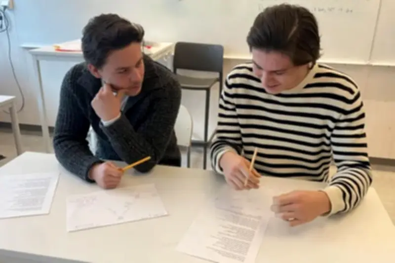 Swedia Tinggalkan Pembelajaran Digital, Kembali ke Buku dan Pena