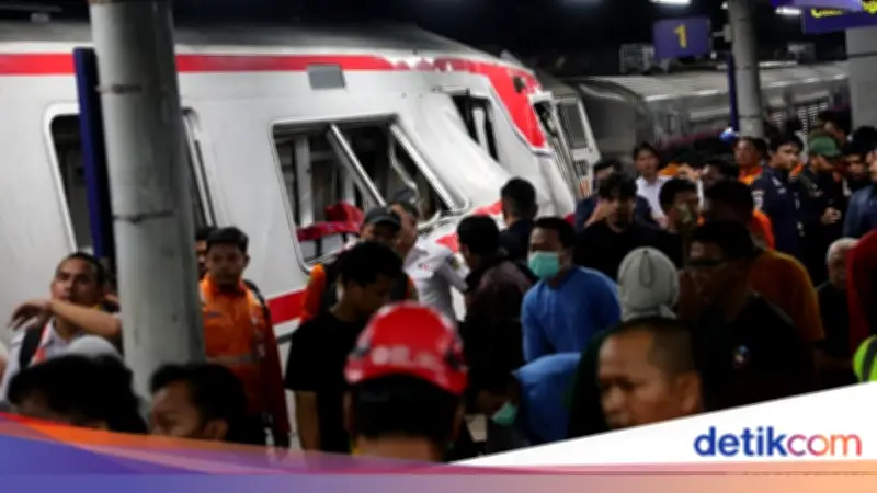 Tabrakan Kereta di Bekasi: 3 Tewas, Evakuasi Gerbong Berlangsung