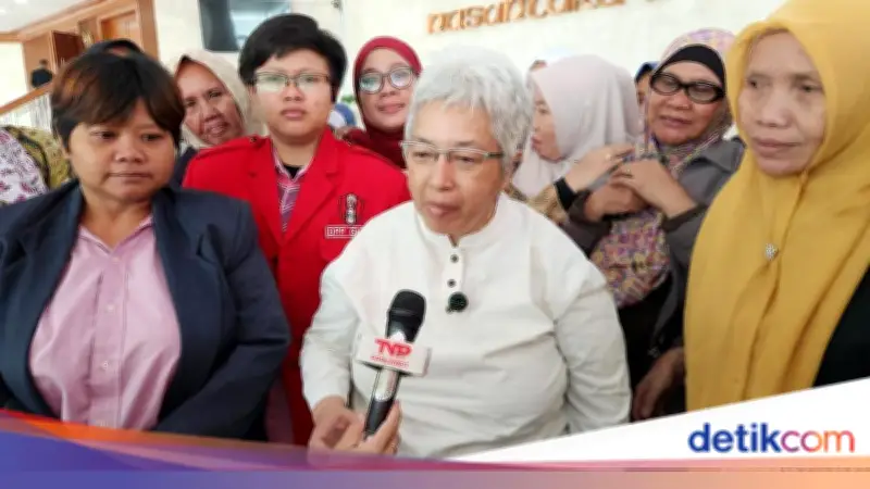 Tangis Haru Pekerja Rumah Tangga Sambut Pengesahan UU PPRT di DPR
