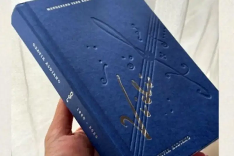 Tara Basro Kenang Vidi Aldiano dengan Buku Yasin Khusus 40 Hari
