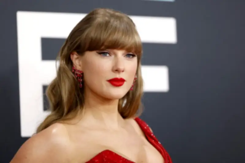 Taylor Swift Daftarkan Merek Dagang Suara dan Citra Lawan AI