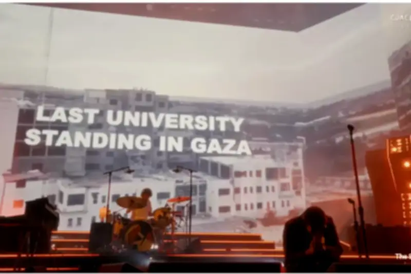 The Strokes Guncang Coachella 2026 dengan Montase Visual Kritik Geopolitik