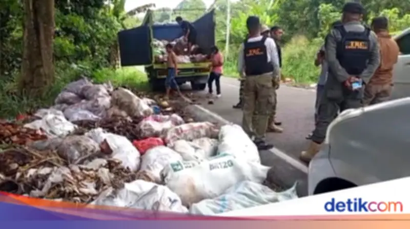 Tiga Pria di Pandeglang Buang Sampah Sembarangan, Terancam Denda Rp 200 Juta