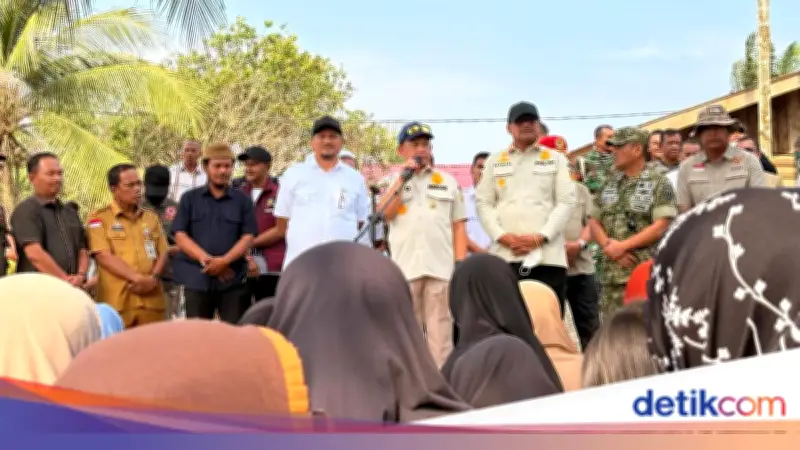 Tito Karnavian Salurkan Bantuan dan Pastikan Pembangunan Huntap untuk Penyintas Bencana Aceh Tamiang