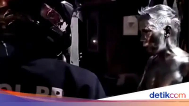 Viral Cekcok 'Manusia Silver' dengan Pemobil di Gambir, Petugas Bergerak Amankan Pengamen
