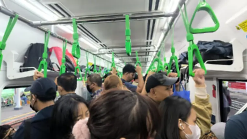 Viral Dugaan Pelecehan Sesama Jenis di KRL Jakarta-Bogor, KAI Buka Suara