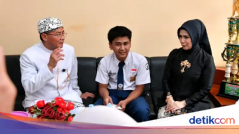 Wagub Jabar Pastikan Ihsan Tetap Lanjut Sekolah di SMPN 1 Tanjungsari